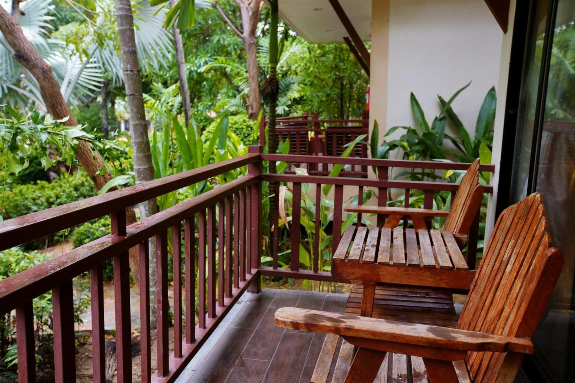 Chawalun Resort Don Tum Екстериор снимка