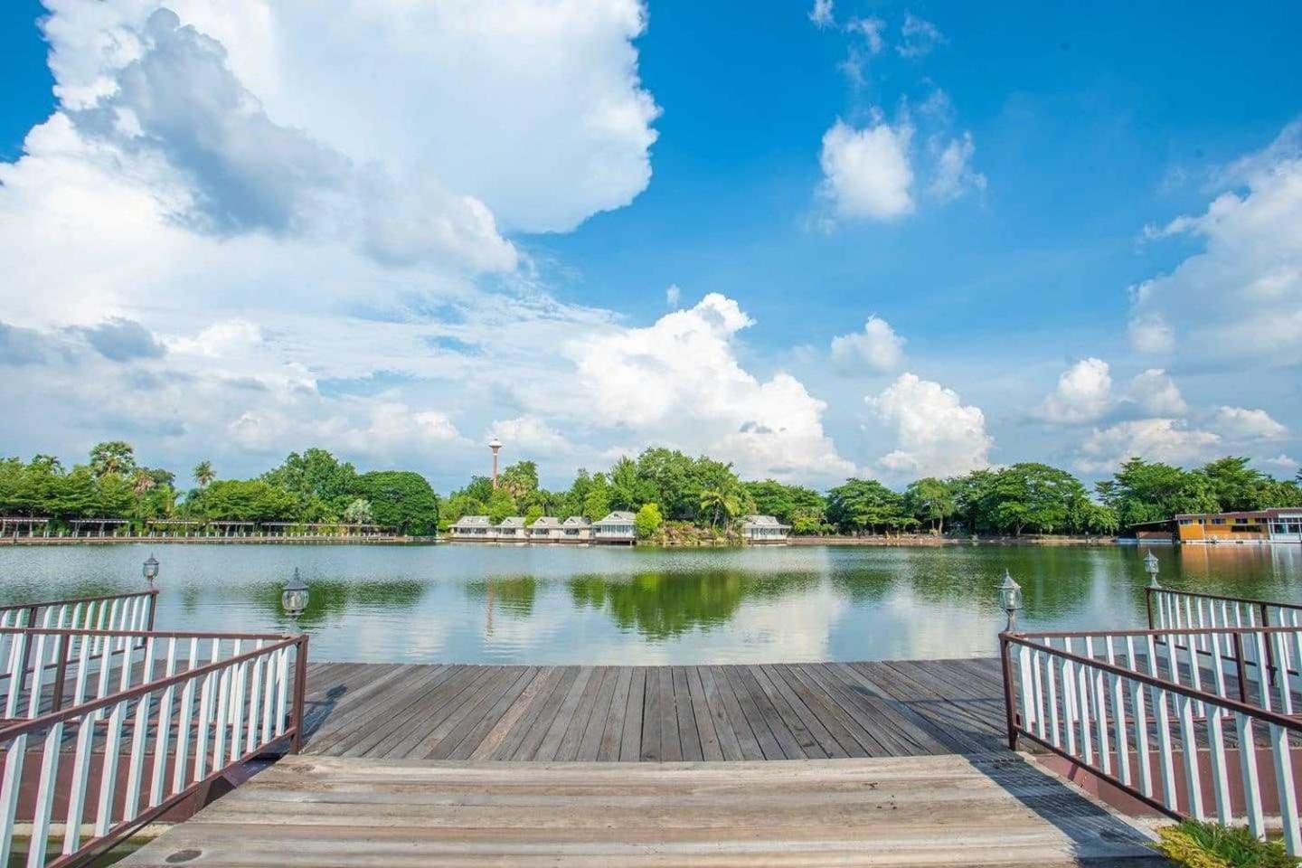 Chawalun Resort Don Tum Екстериор снимка